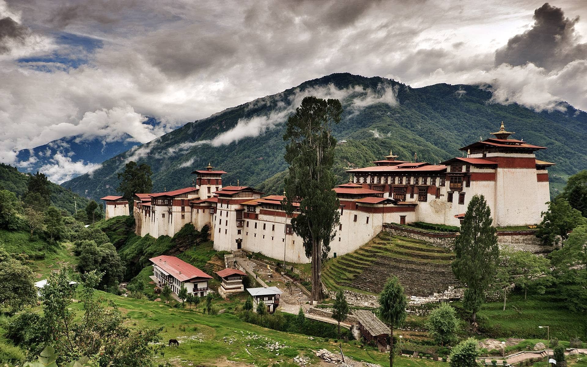 The cultural landscape around Trongsa